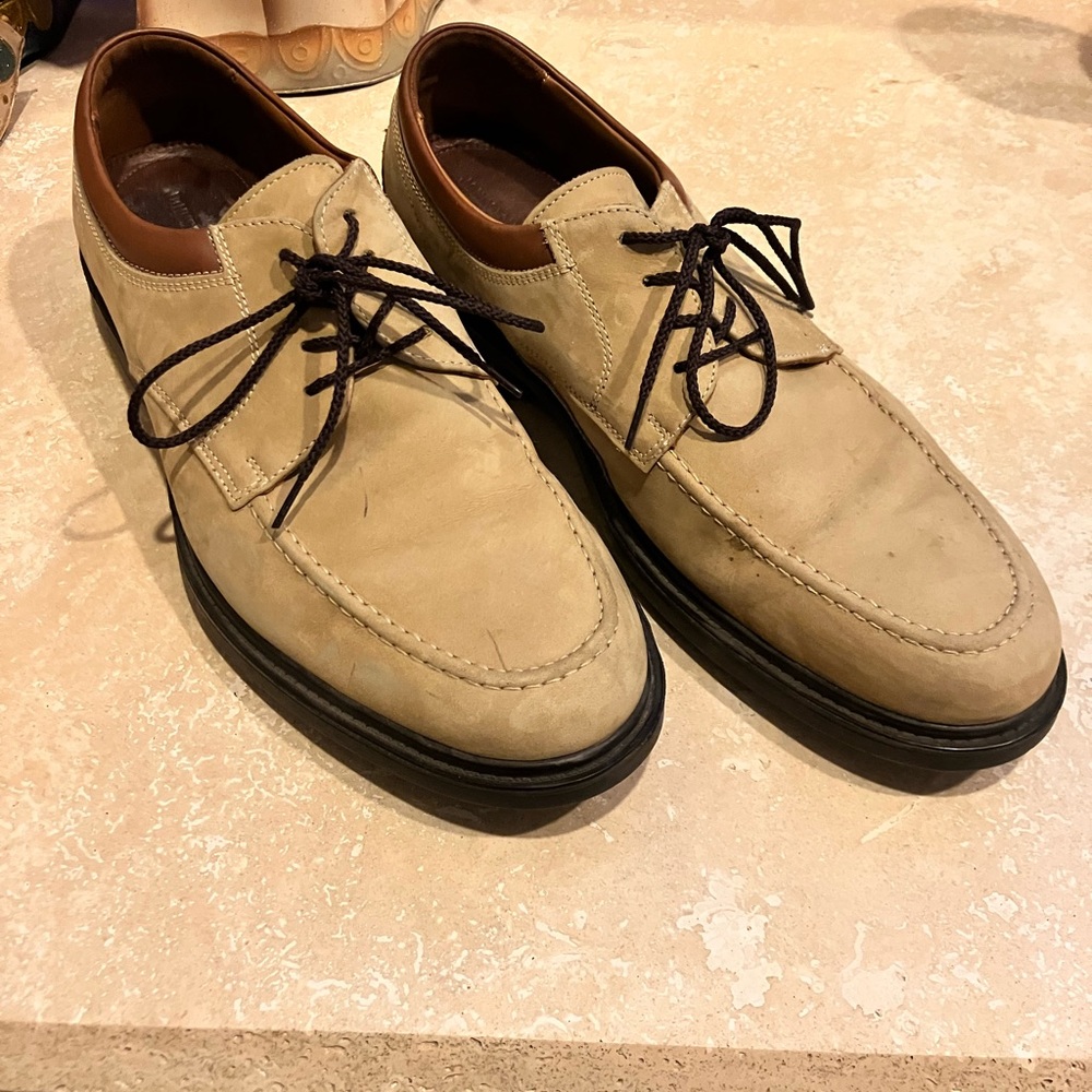 Johnston & Murphy Tan Bucks 11 1/2
